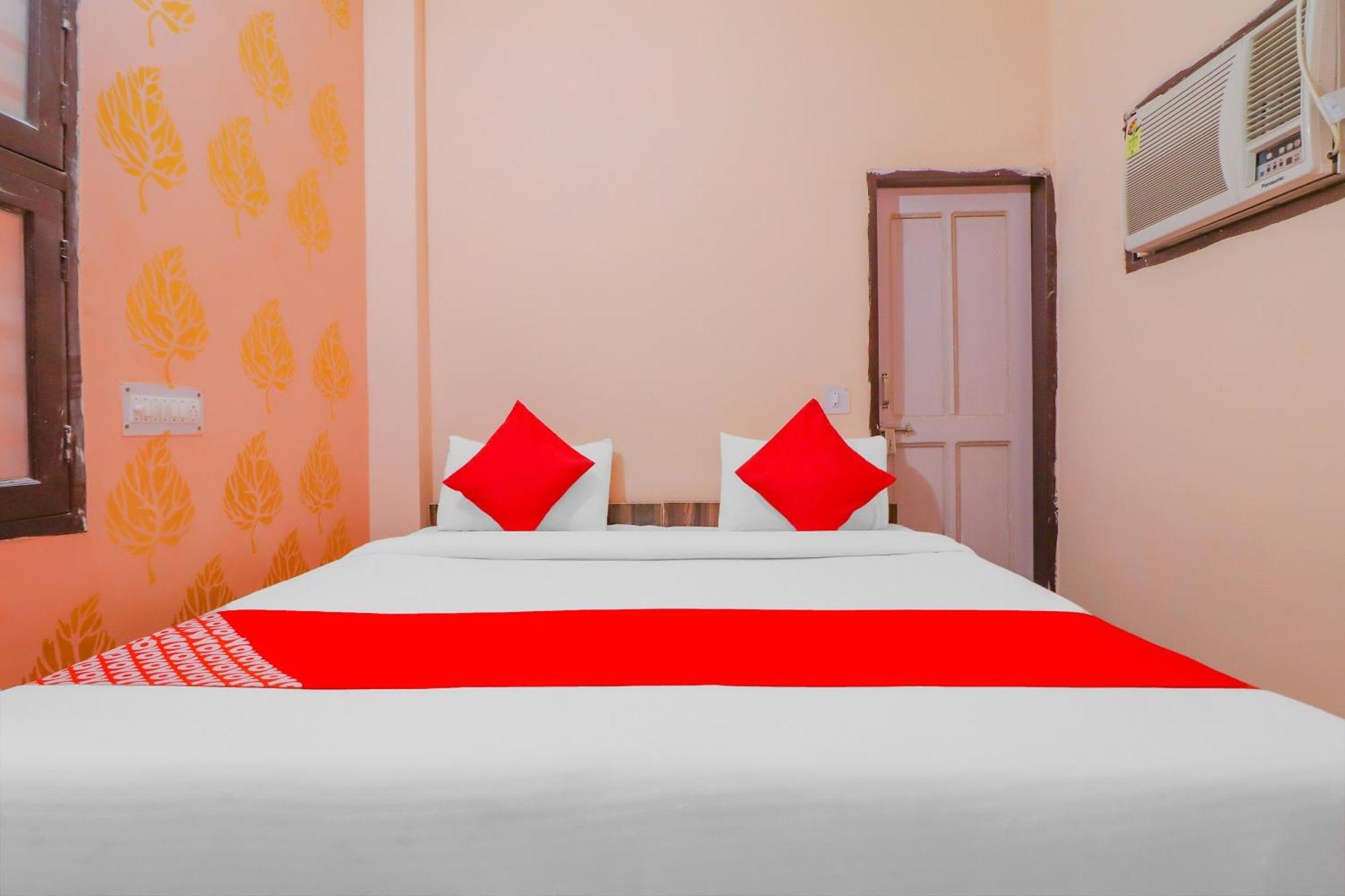 Hotel O Bhardwaj Guest House Garhi Harsaru Eksteriør bilde