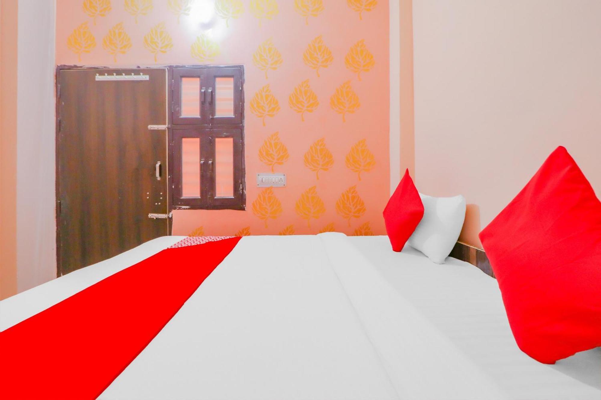 Hotel O Bhardwaj Guest House Garhi Harsaru Eksteriør bilde